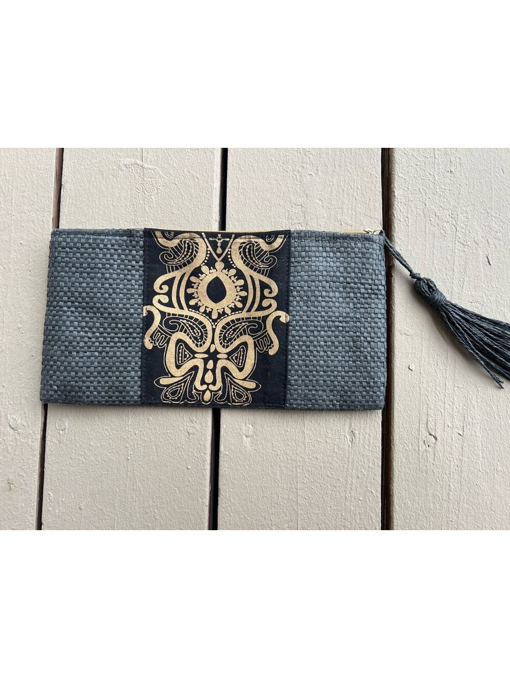 Laura Geller makeup Envelope bag 11x6β Tassel Black Gold